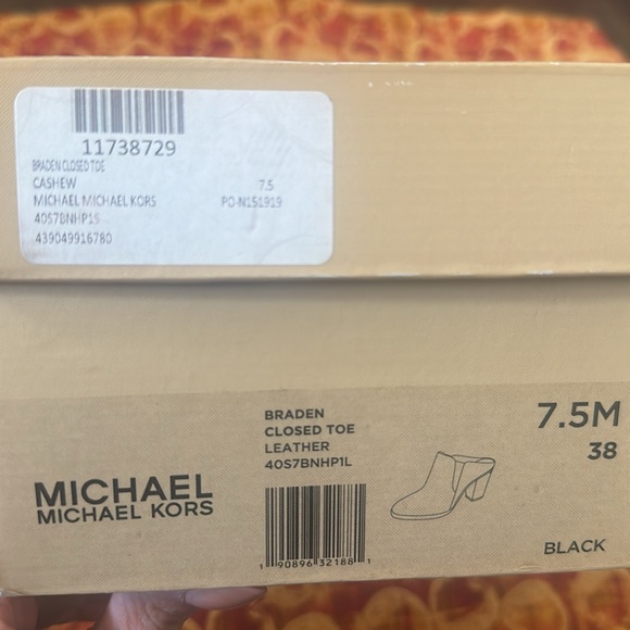 Michael Kors Shoes Closed Toe heel Size 7.5M - Picture 15 of 15